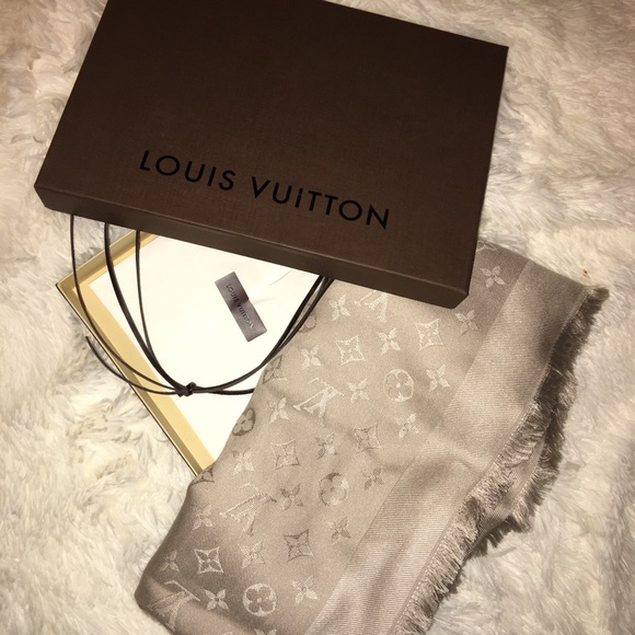 Louis Vuitton Accessories - Louis Vuitton Large Shawl